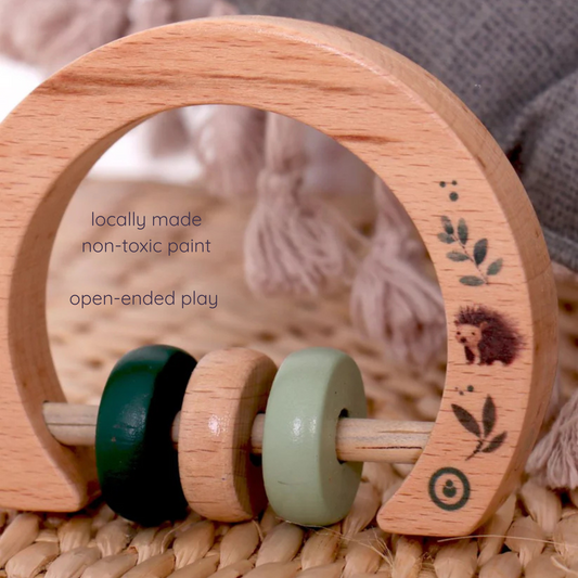 wooden rattle by GROW BABY l african safari