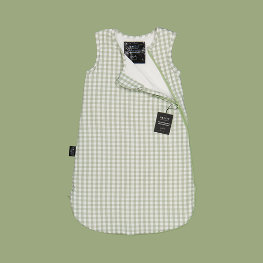 MACCIE 2.0 TOG bamboo winter sleep sack for babies featuring a wide roomy bottom cut and premium dual zipper for safe infant sleep in 16 to 20 degrees Celsius.